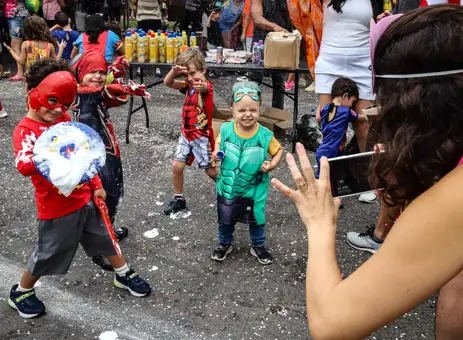 Antonio Cruz/Agência Brasil Brasília (DF), 03/02/2024, Carnavel de Brasília com o bloco Suvaco da Asa 2024, Suvaquinho para crianças. Foto Antonio Cruz/Agência Brasil