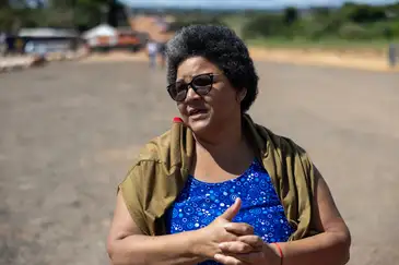 Brasília, 29/03/2024 Maria Aparecida dos Santos, doméstica, chega para assitir a apresentação da Via Sacra em Planaltina, DF.  Foto: Fabio Rodrigues-Pozzebom/Agência Brasil